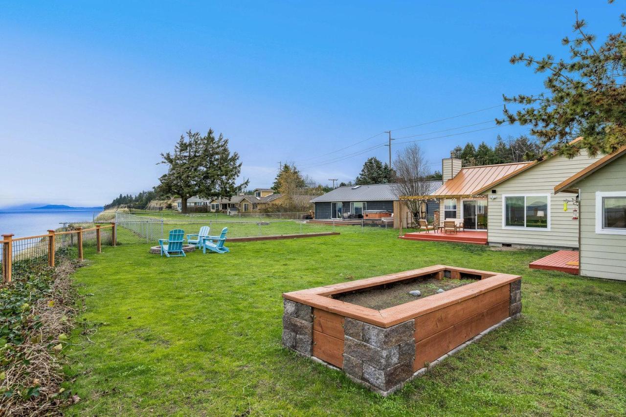 @ Marbella Lane - Wave House, Your Oceanfront Retreat! Oak Harbor Exterior photo