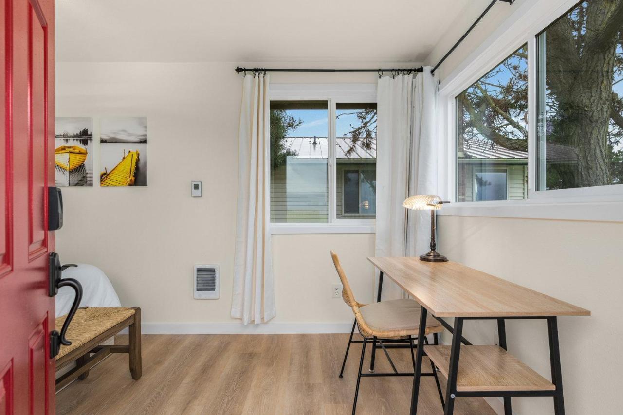 @ Marbella Lane - Wave House, Your Oceanfront Retreat! Oak Harbor Exterior photo