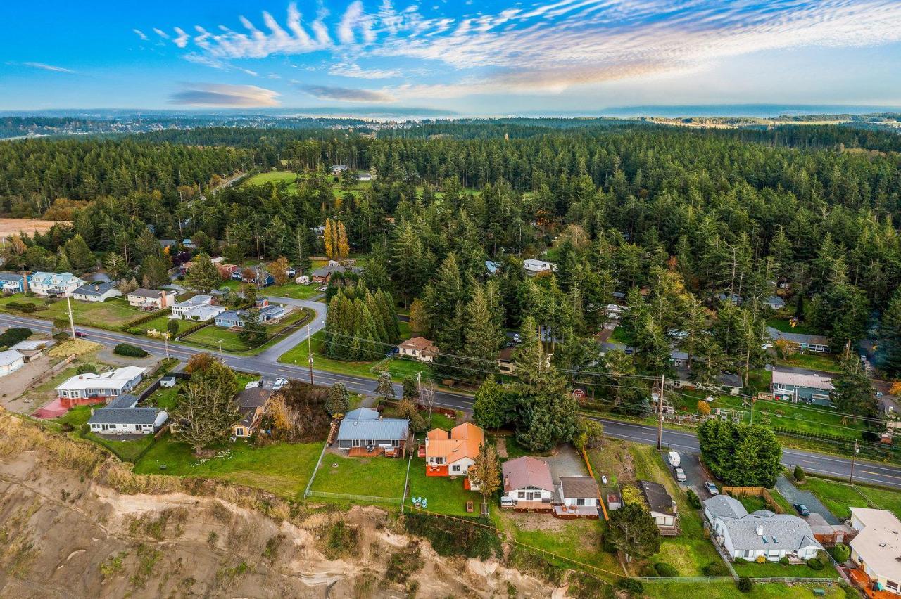 @ Marbella Lane - Wave House, Your Oceanfront Retreat! Oak Harbor Exterior photo