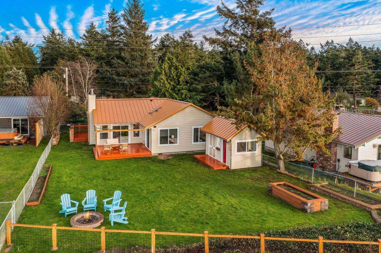 @ Marbella Lane - Wave House, Your Oceanfront Retreat! Oak Harbor Exterior photo